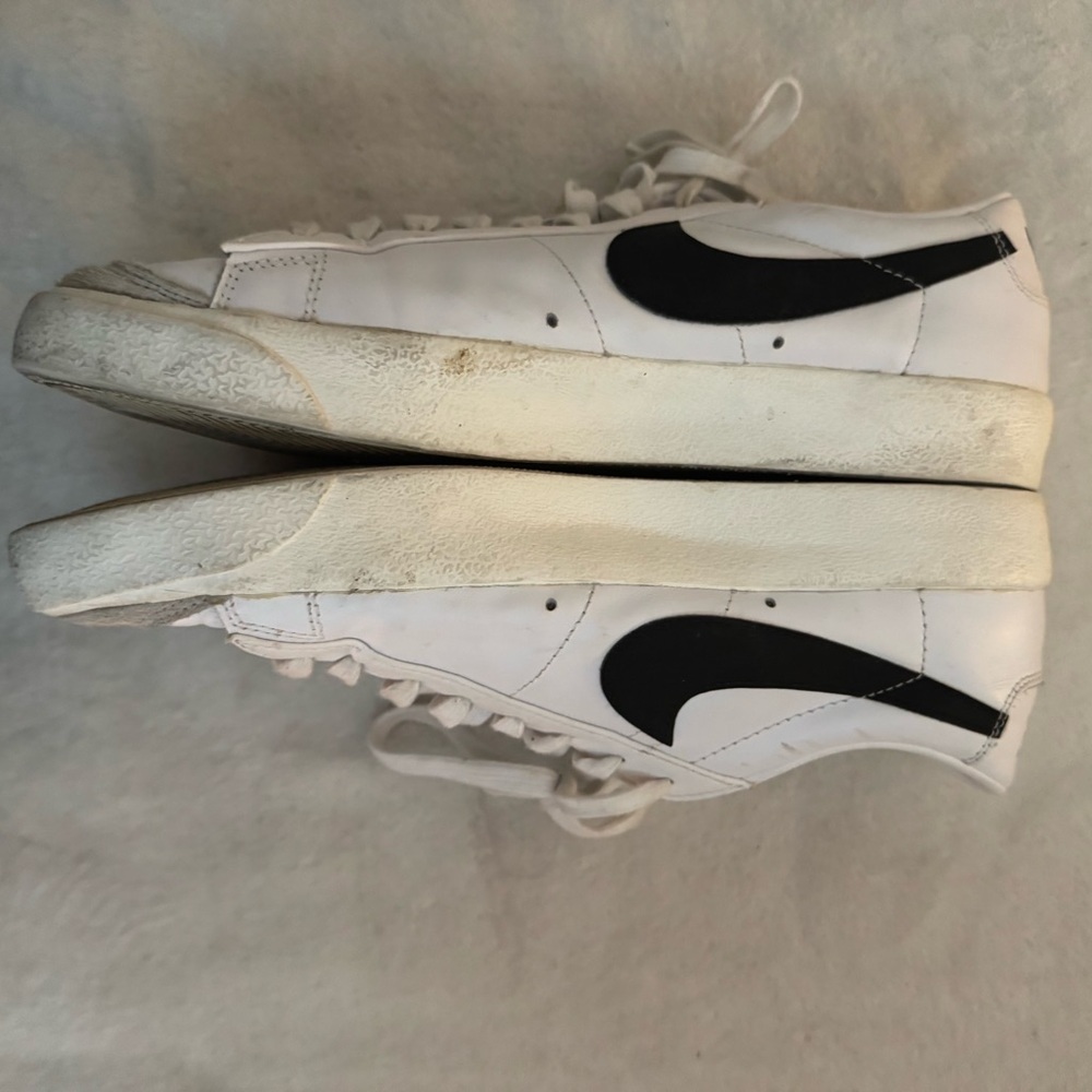 Nike Blazer Low 77 Vintage White Black Size 10 DA6364-101 Leather Sneakers